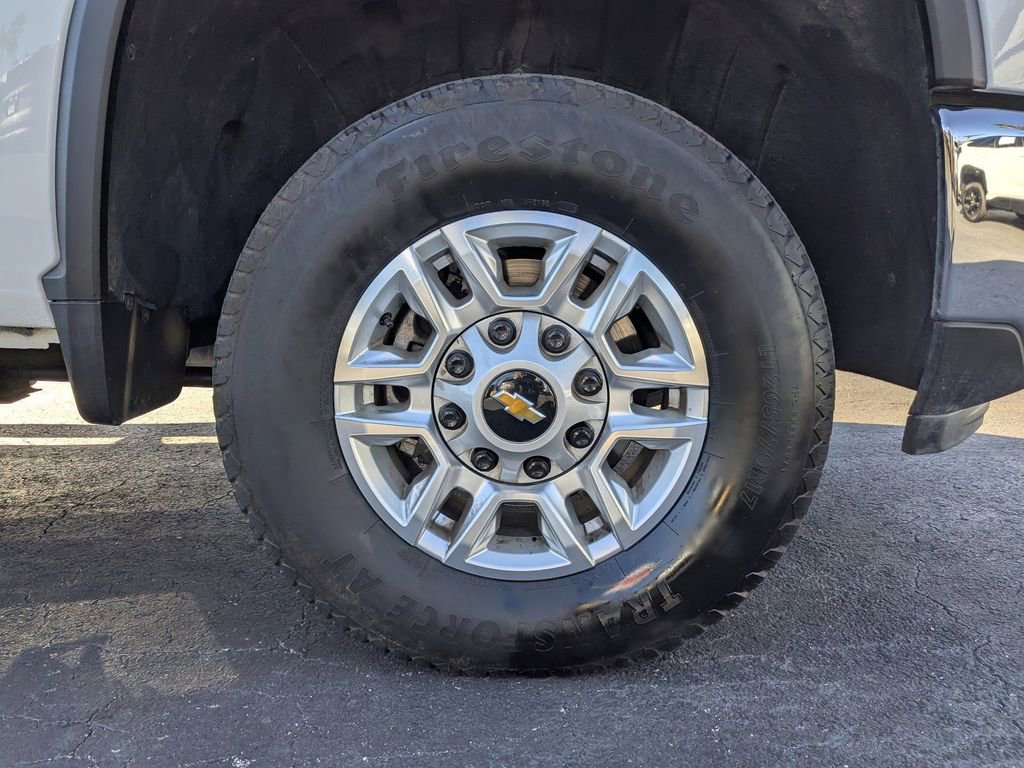 Used 2025 Chevrolet Silverado 2500 LT w/ Convenience Package image 11