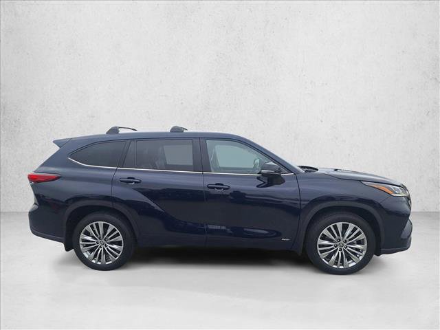 Used 2023 Toyota Highlander Platinum AWD/4WD image 4