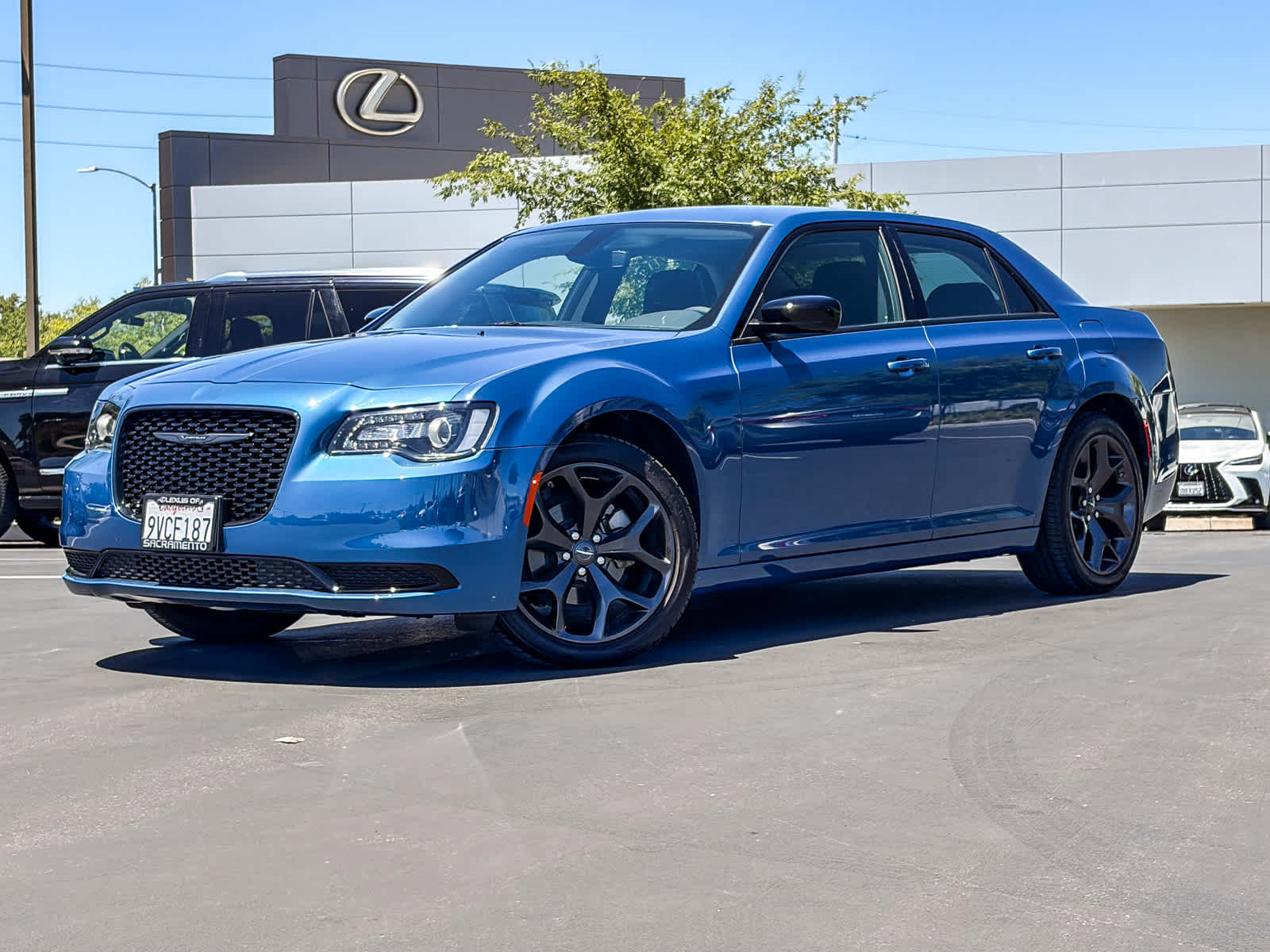 Used 2023 Chrysler 300 Touring w/ Sport Appearance Package RWD image 2