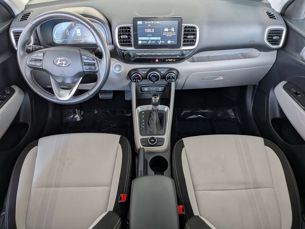 Used 2025 Hyundai Venue SEL FWD image 29