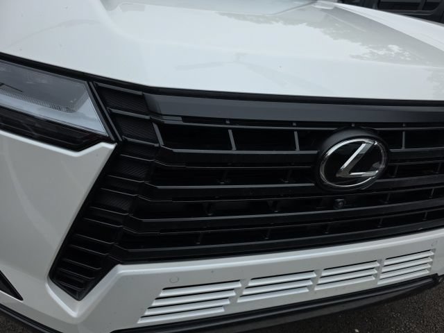 Used 2026 Lexus GX 550 w/ Accessory Package (2T) AWD/4WD image 30