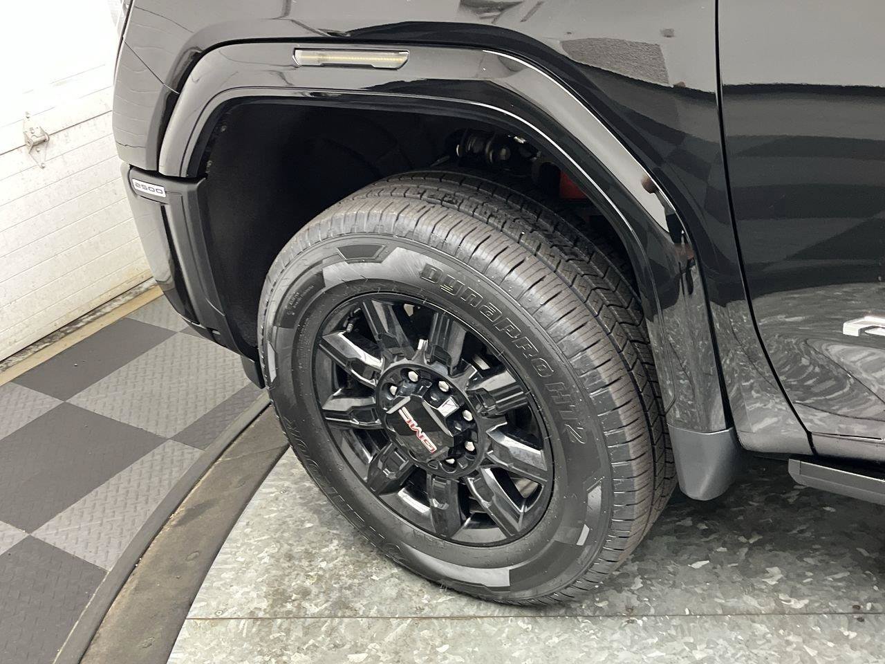 Certified 2025 GMC Sierra 2500 AT4 w/ AT4 Premium Plus Package AWD/4WD image 41