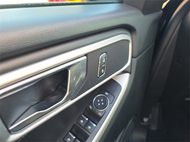 Used 2022 Ford Explorer XLT image 14