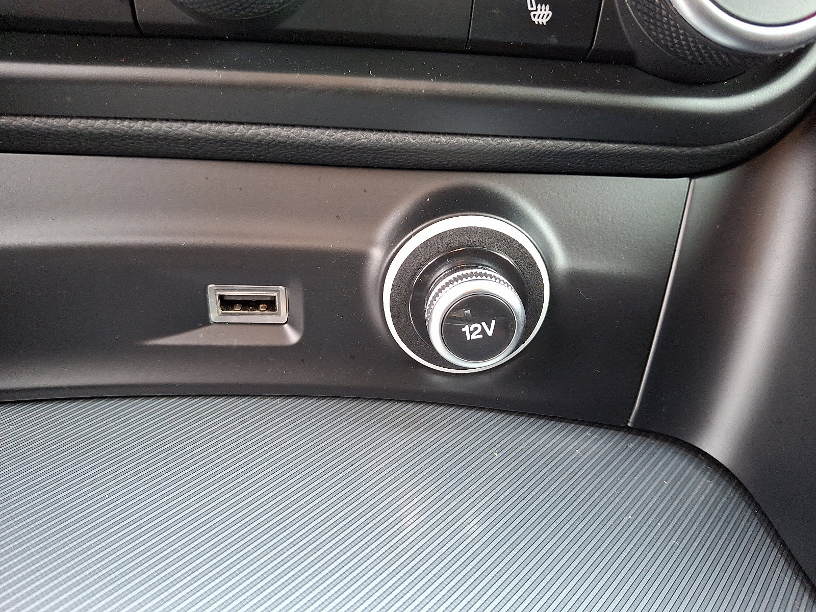 Used 2024 Alfa Romeo Stelvio Ti w/ Active Assist Plus Package image 25