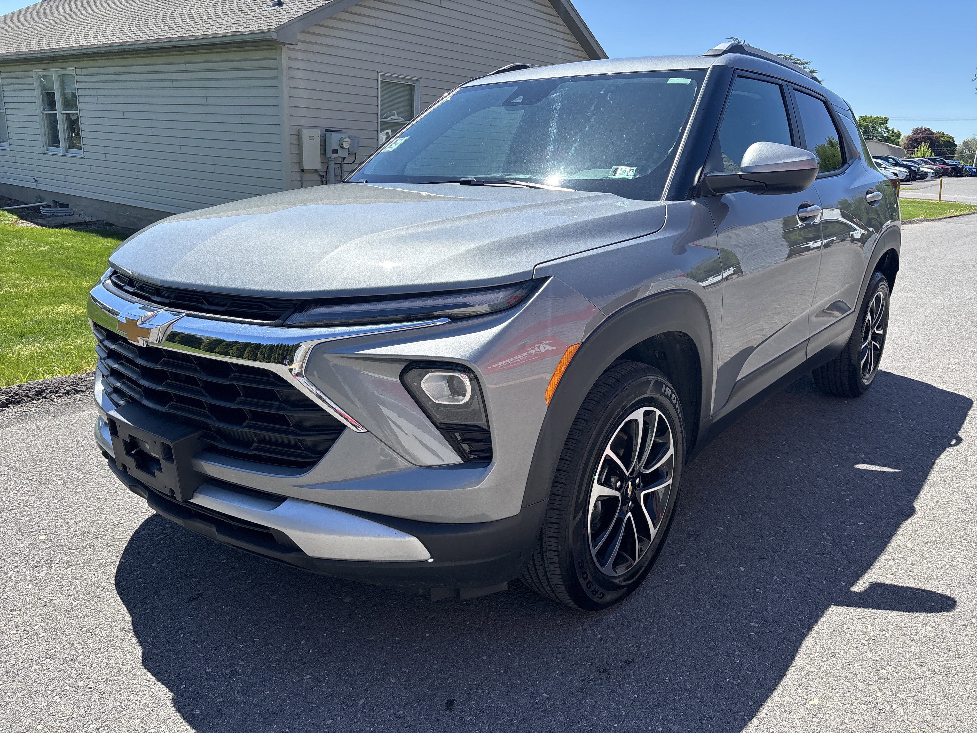 Used 2025 Chevrolet TrailBlazer LT AWD/4WD image 8