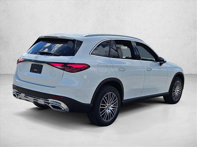 Used 2026 Mercedes-Benz GLC 300 image 2