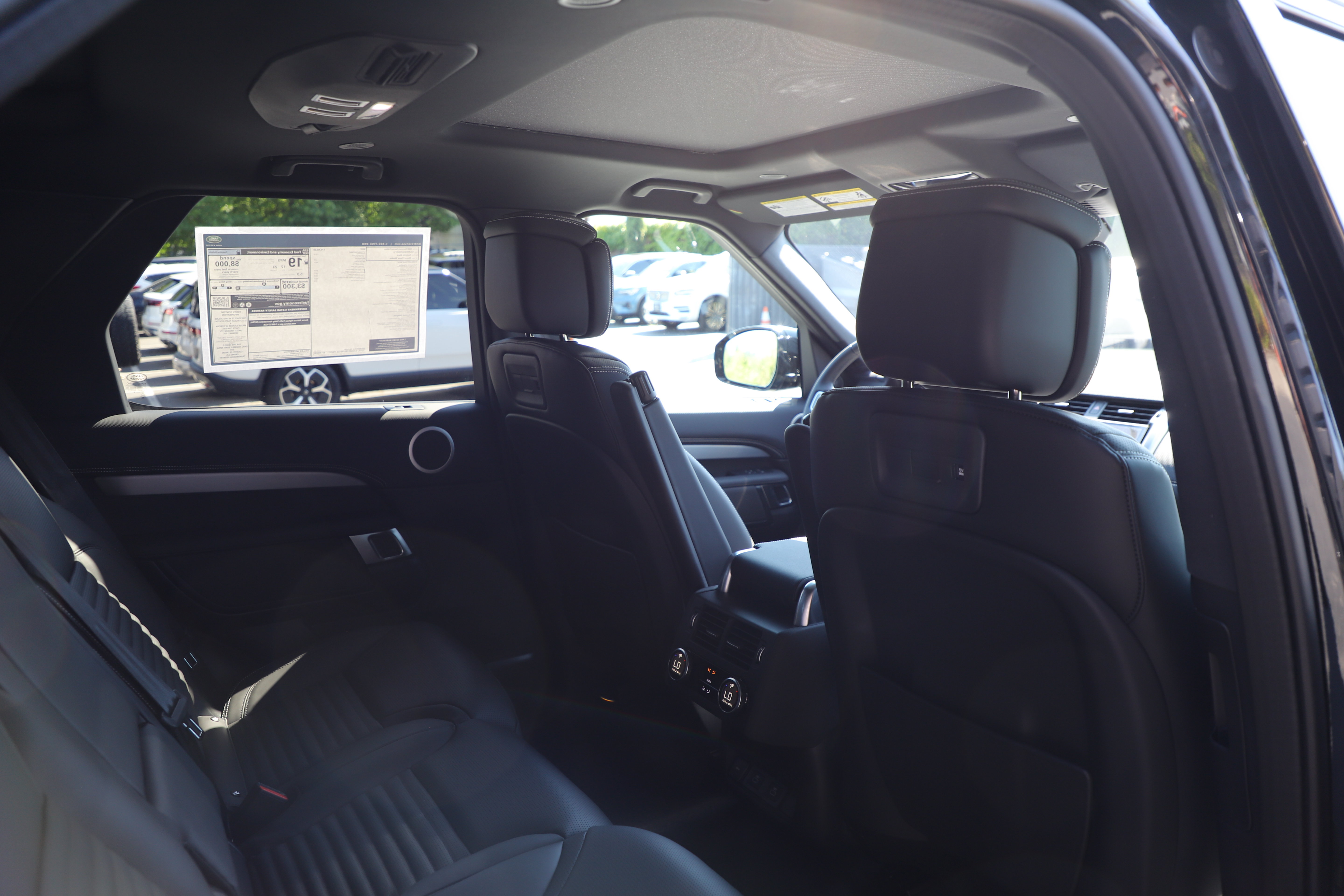 New 2026 Land Rover Discovery Limited Edition AWD/4WD image 11