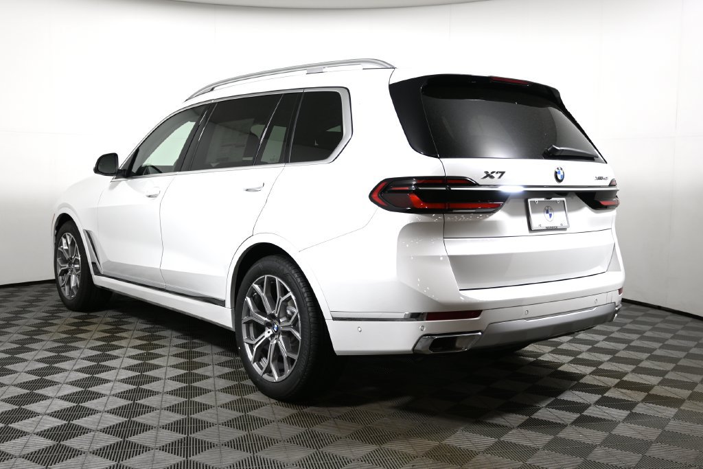 Used 2027 BMW X7 xDrive40i AWD/4WD image 5