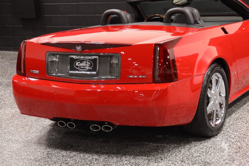 Used 2007 Cadillac XLR RWD image 35