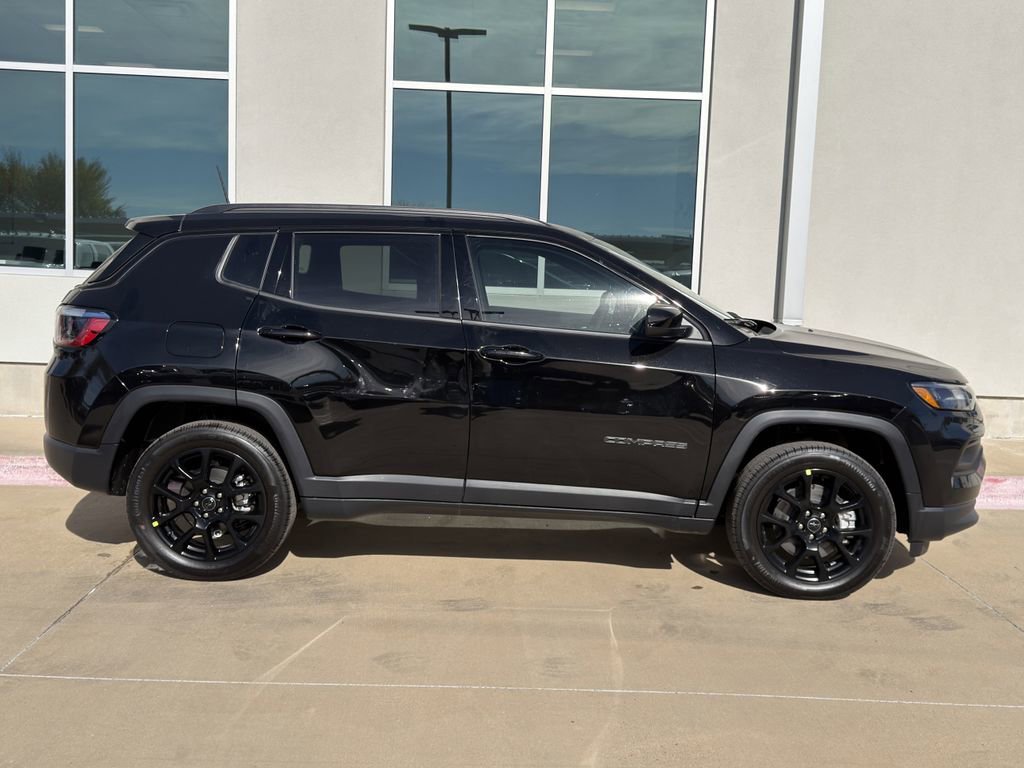 New 2026 Jeep Compass Latitude AWD/4WD image 4