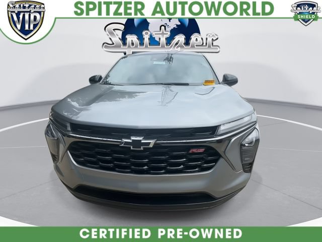 Used 2025 Chevrolet Trax RS w/ Driver Confidence Package FWD image 3