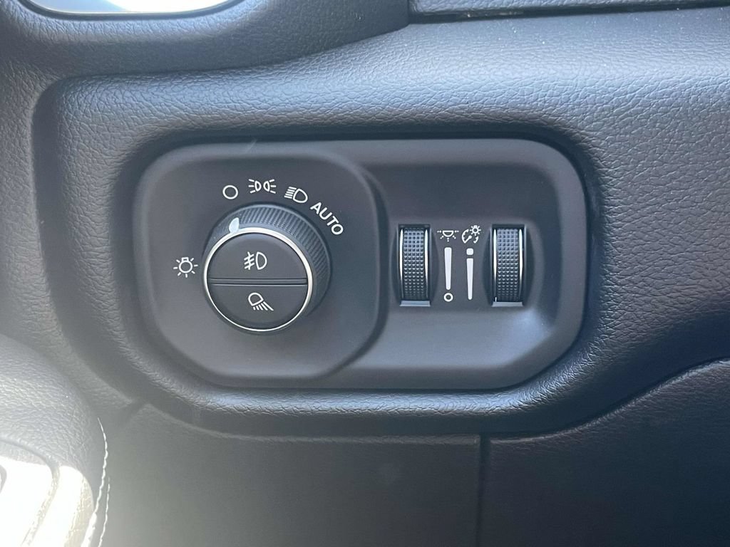 New 2026 RAM 2500 Laramie AWD/4WD image 29