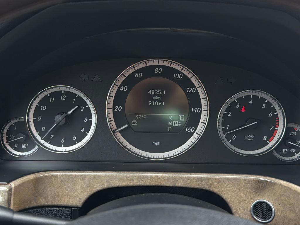Used 2011 Mercedes-Benz E 350 4MATIC Sedan image 20