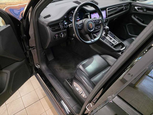 Used 2024 Porsche Macan AWD/4WD image 19