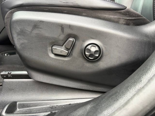 Used 2023 Chrysler Pacifica Touring-L w/ S Appearance Package image 29