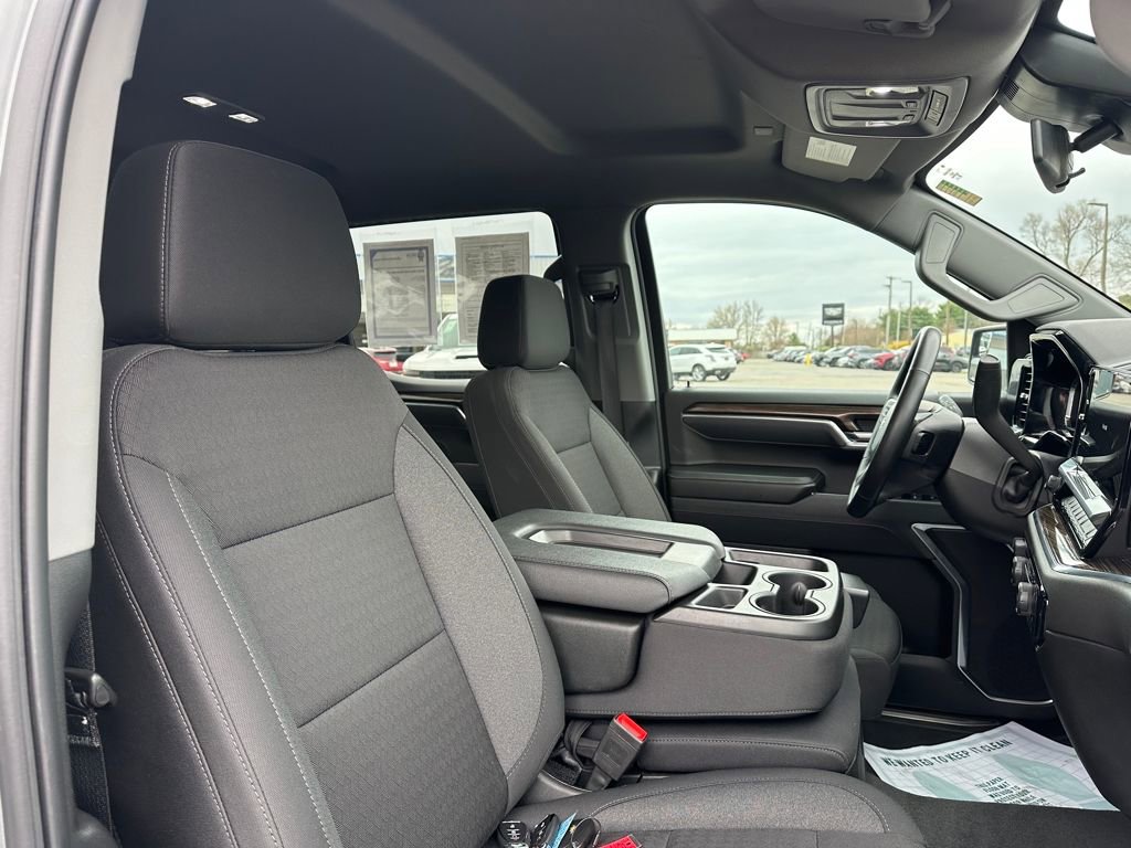 Used 2025 Chevrolet Silverado 1500 LT AWD/4WD image 19