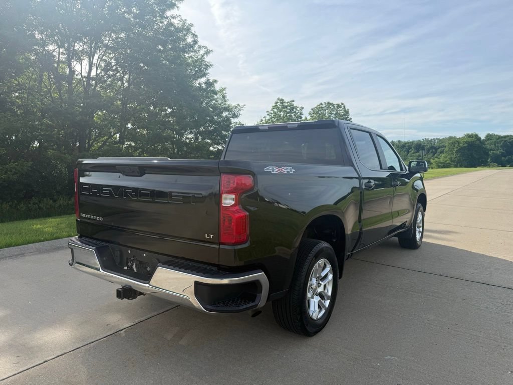 Used 2023 Chevrolet Silverado 1500 LT AWD/4WD image 3