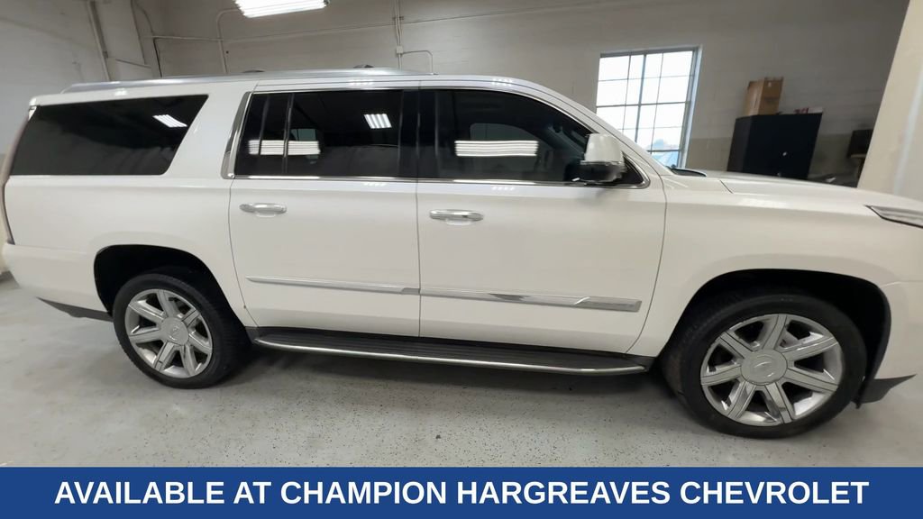Used 2016 Cadillac Escalade ESV Luxury image 12