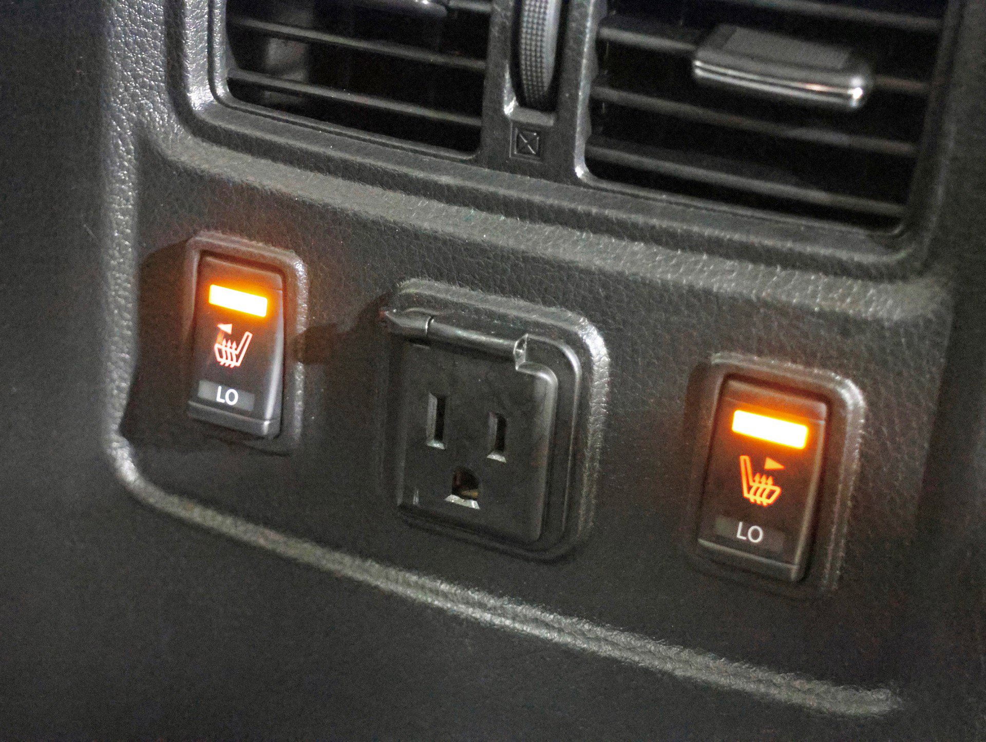 Used 2017 Nissan Titan PRO-4X w/ Pro-4x Convenience Package image 57