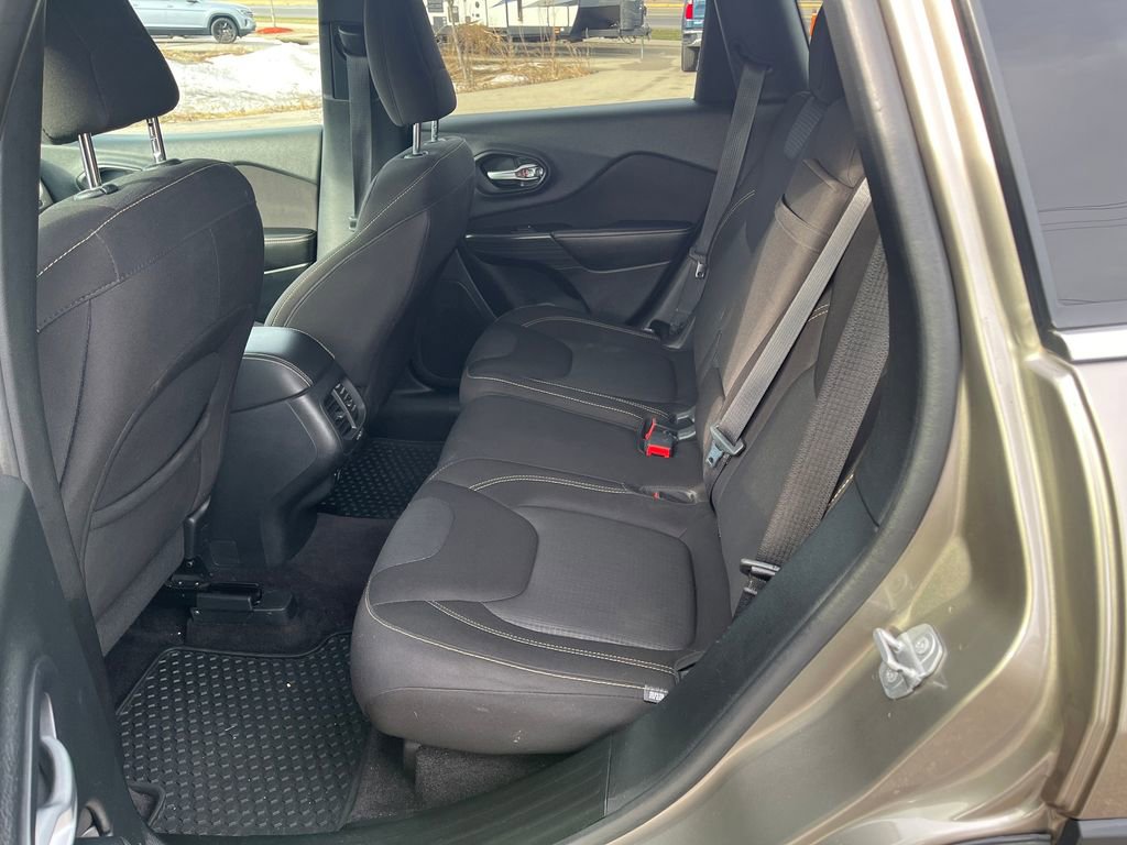 Used 2016 Jeep Cherokee Latitude w/ Safety/Convenience Group image 15