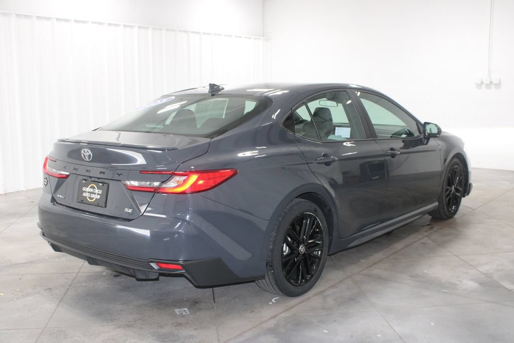 Used 2025 Toyota Camry SE FWD image 9