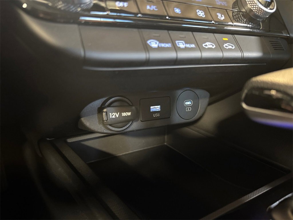 Used 2024 Hyundai Elantra SEL image 30