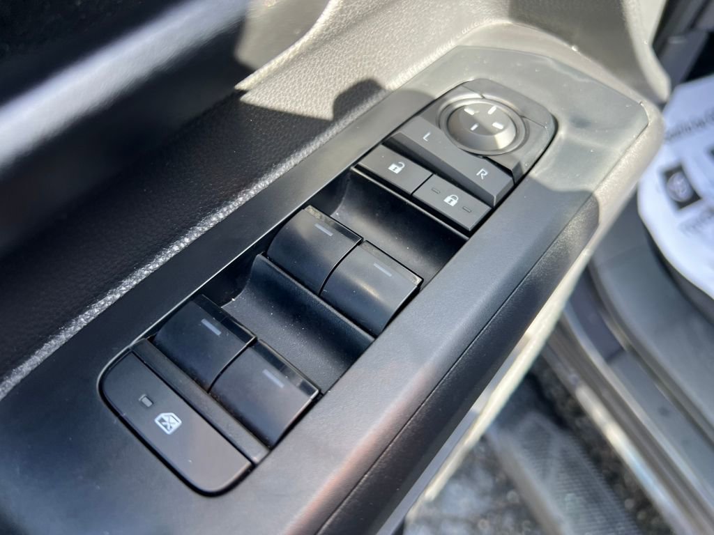 Certified 2025 Toyota Tacoma SR5 w/ SR5 Upgrade Package image 39