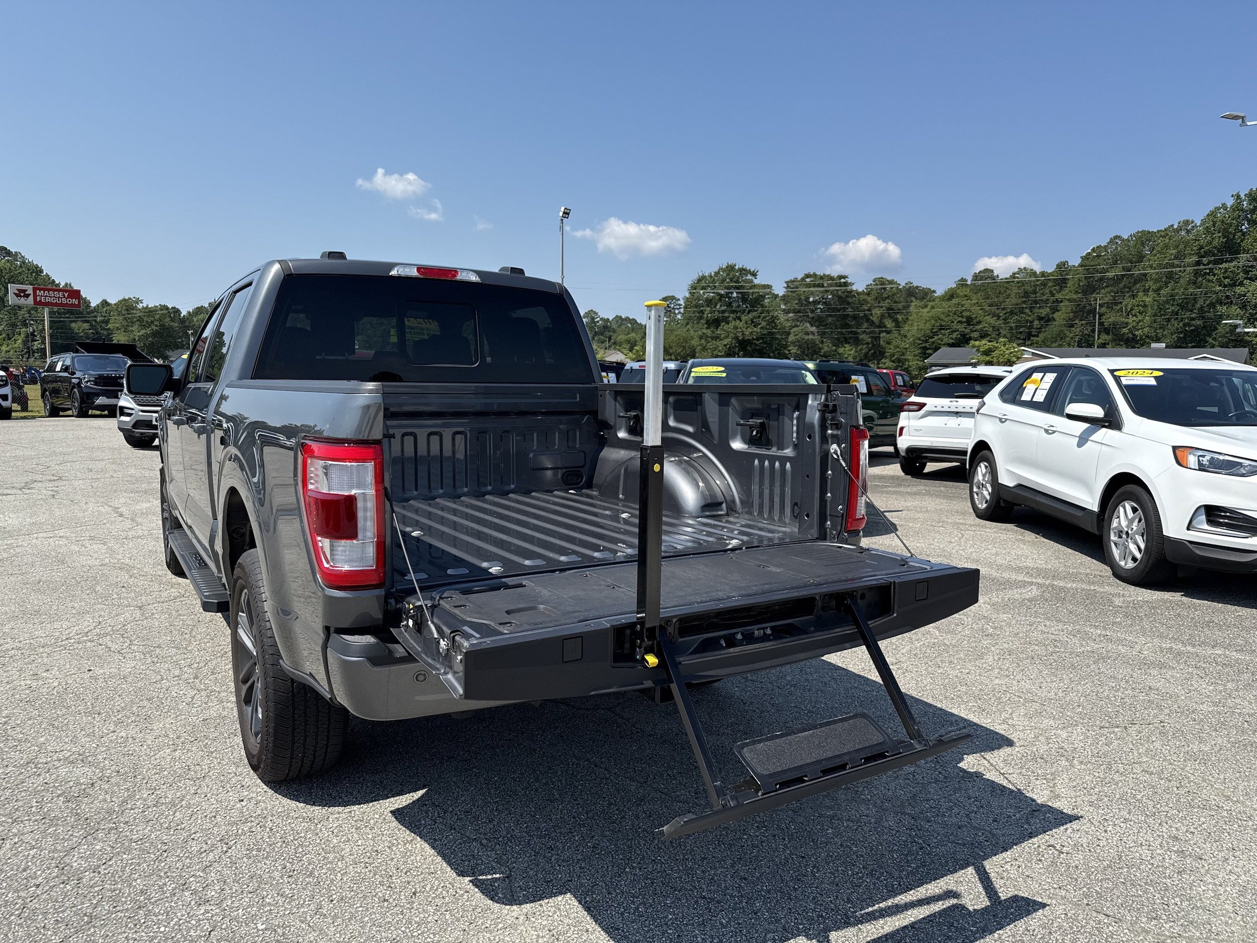 Used 2023 Ford F150 Lariat AWD/4WD image 11