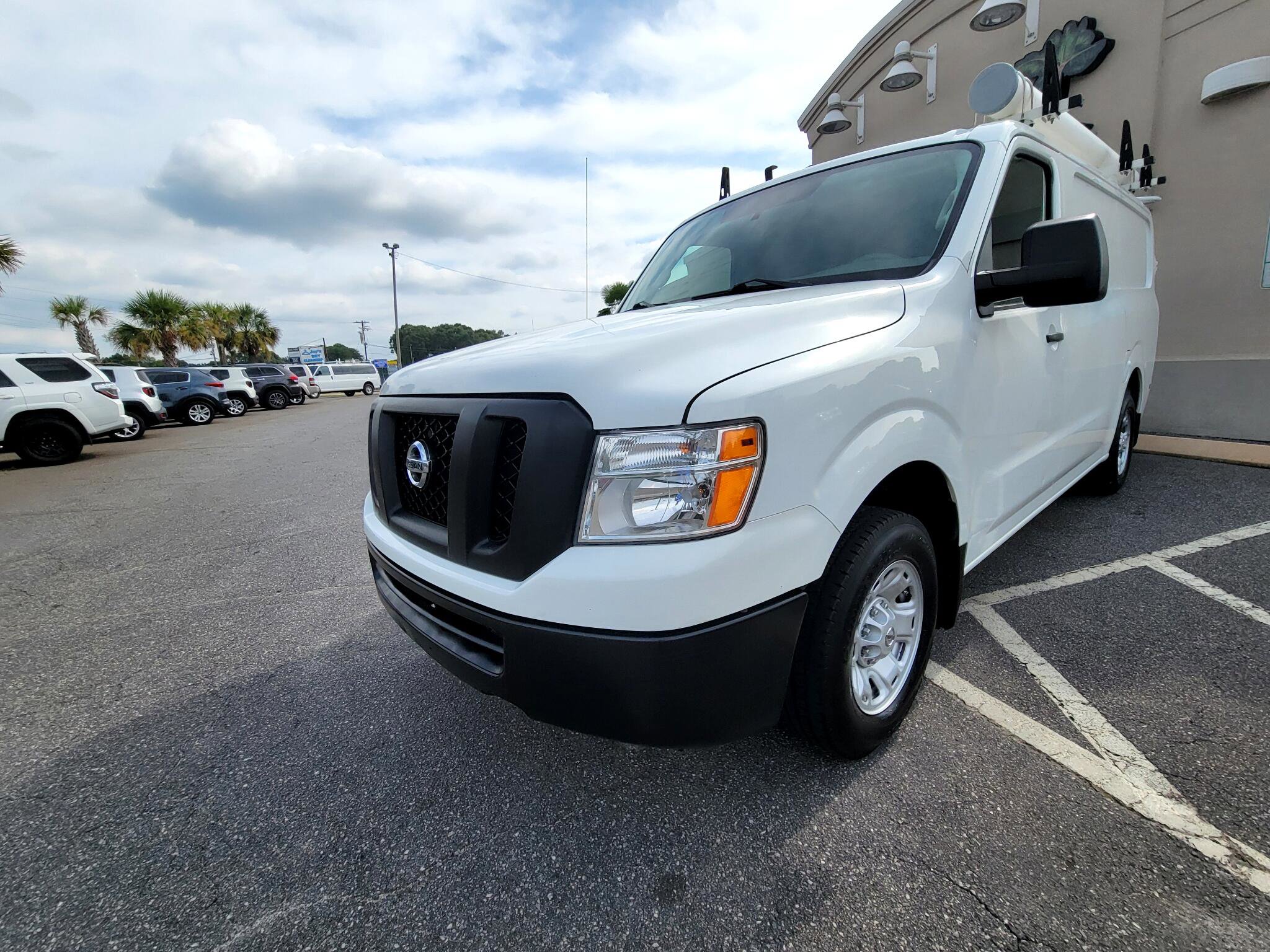 Used 2020 Nissan NV 2500 SV image 6