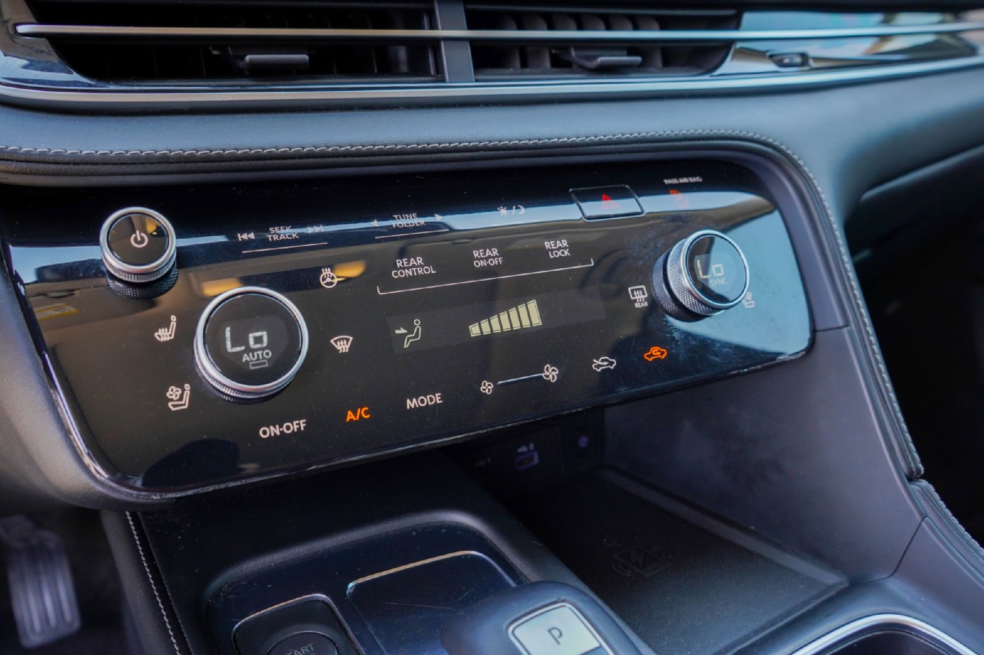 Certified 2023 INFINITI QX60 Luxe w/ Cargo Package image 16