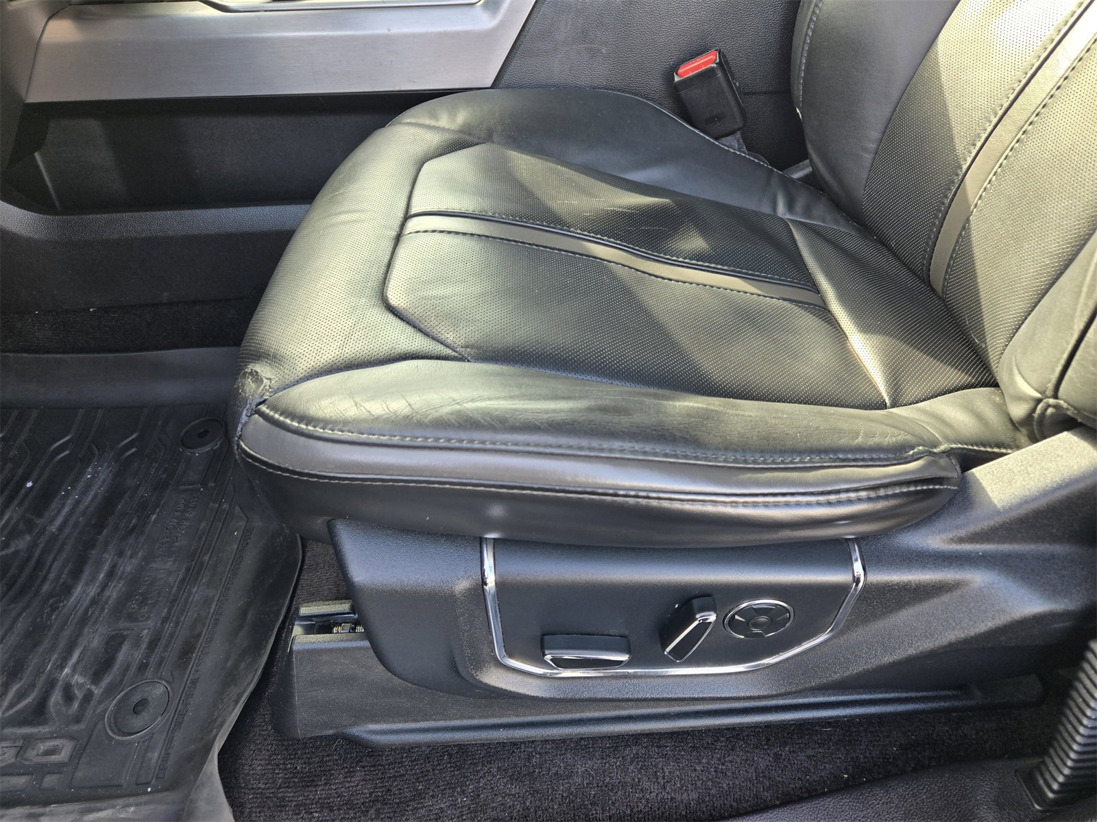 Used 2016 Ford F150 Platinum w/ Equipment Group 701A Luxury image 22