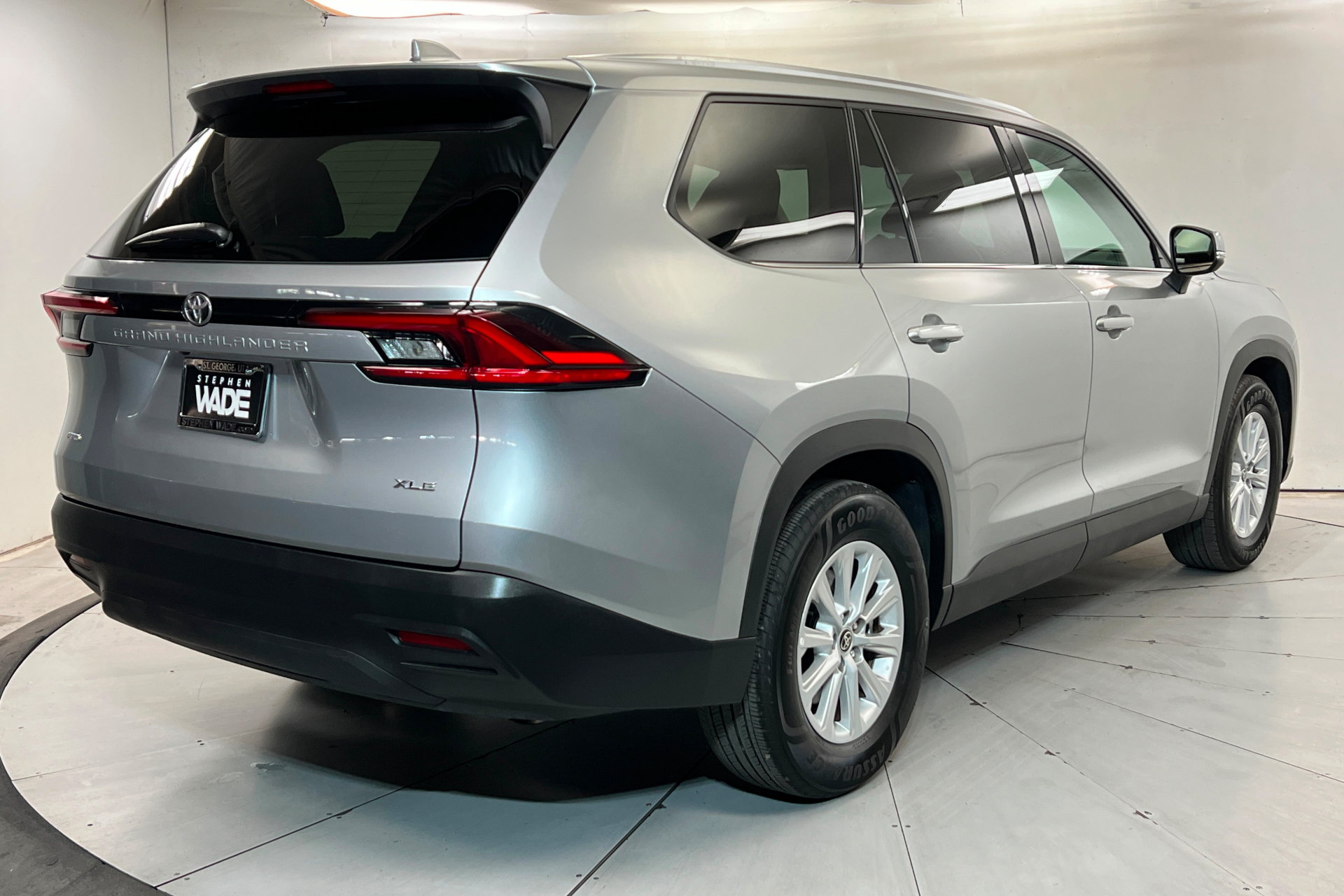 Certified 2025 Toyota Grand Highlander AWD image 6