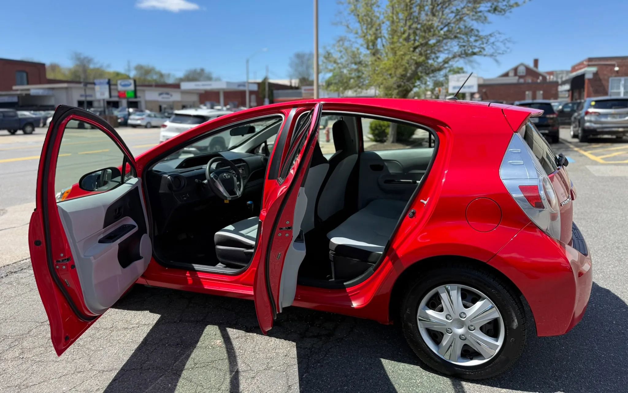 Used 2012 Toyota Prius C One FWD image 7