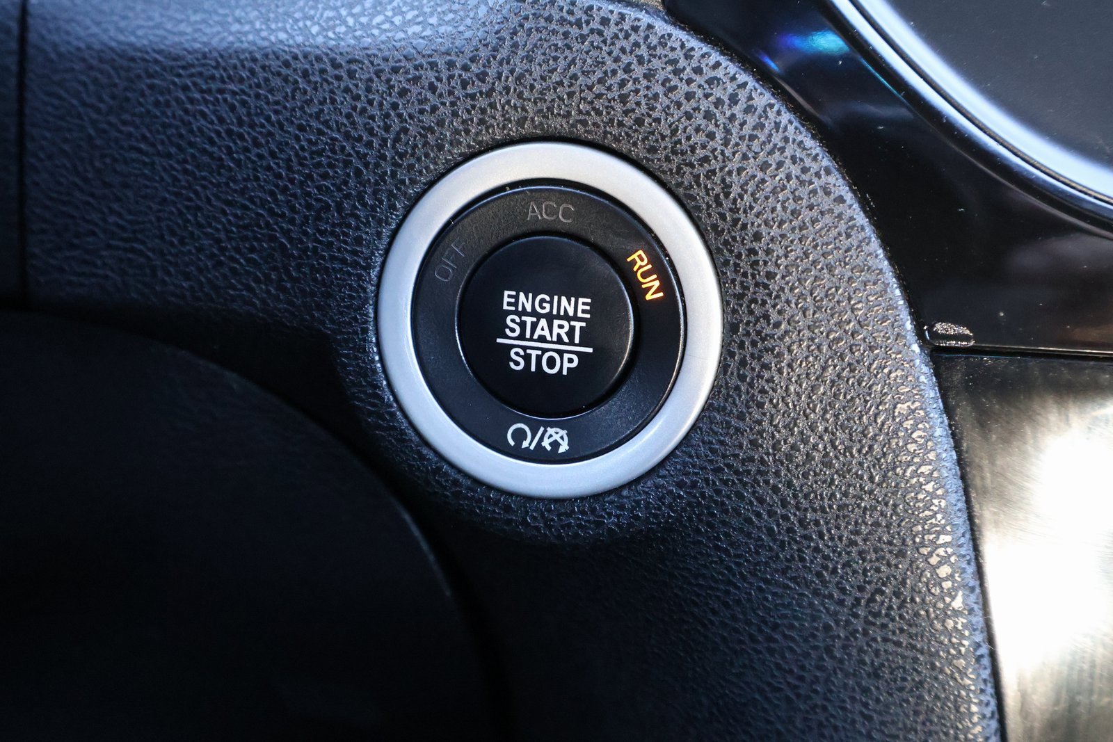 Used 2023 Chrysler 300 S image 34