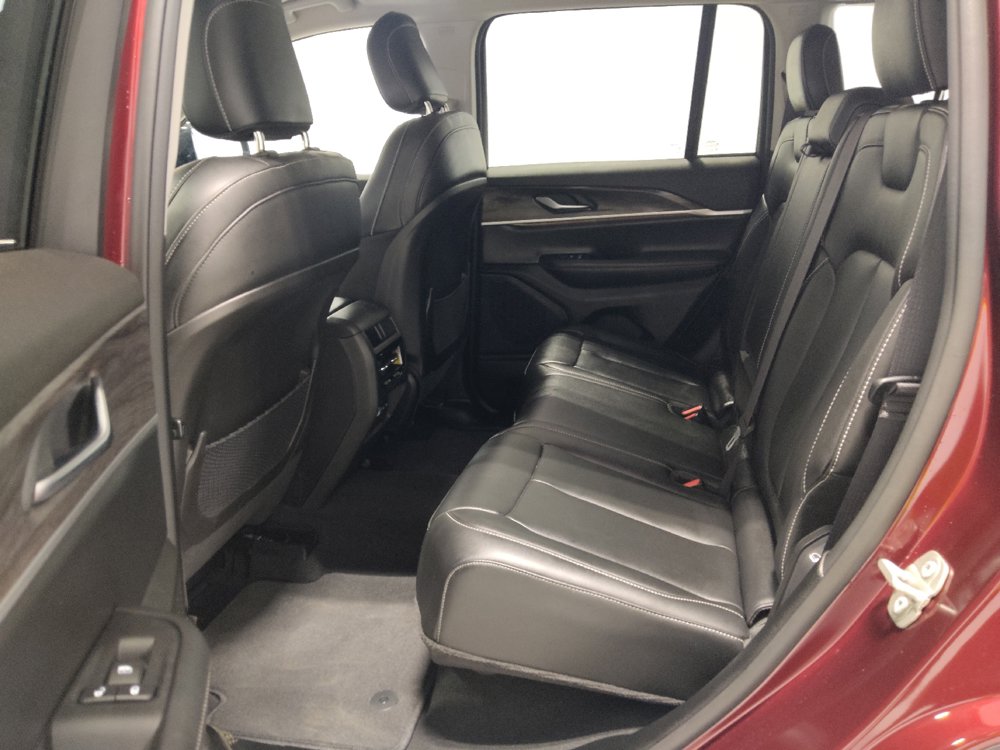 Used 2023 Jeep Grand Cherokee Limited AWD/4WD image 18