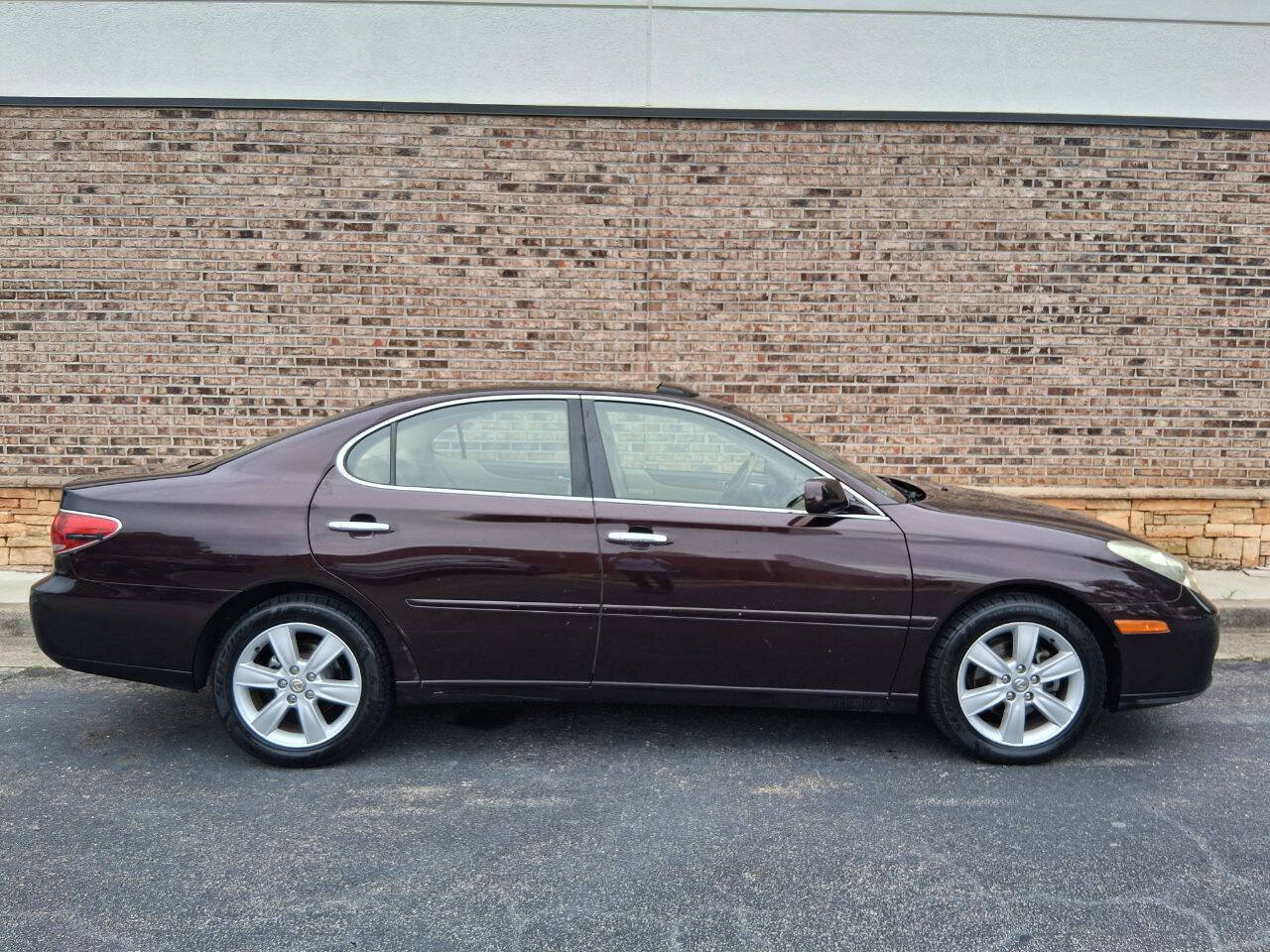 Used 2005 Lexus ES 330 FWD image 5