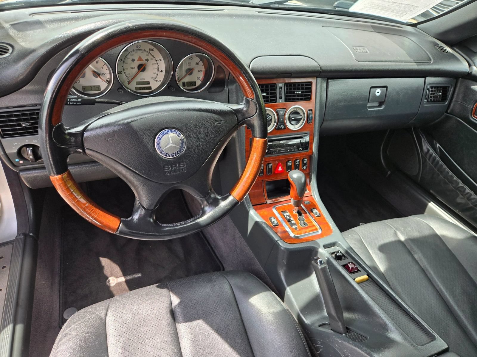 Used 2004 Mercedes-Benz SLK 320 image 5