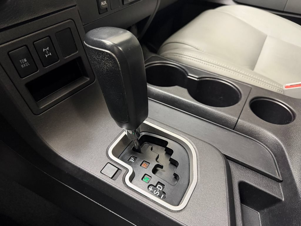 Used 2018 Toyota Sequoia SR5 AWD/4WD image 28