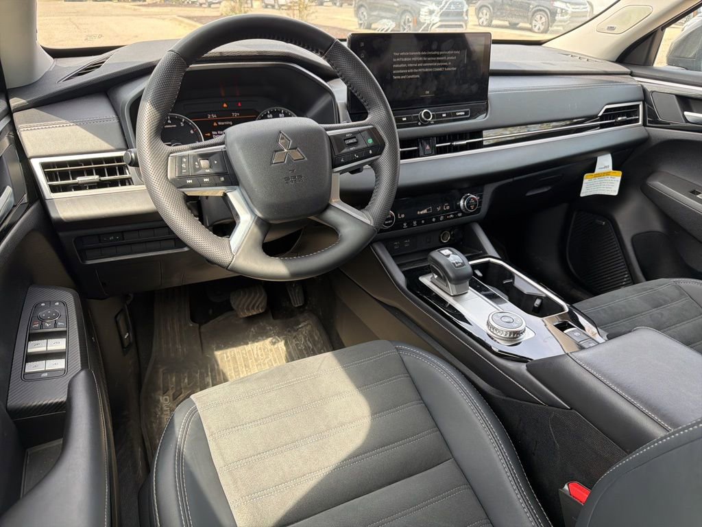Used 2025 Mitsubishi Outlander SE AWD/4WD image 10