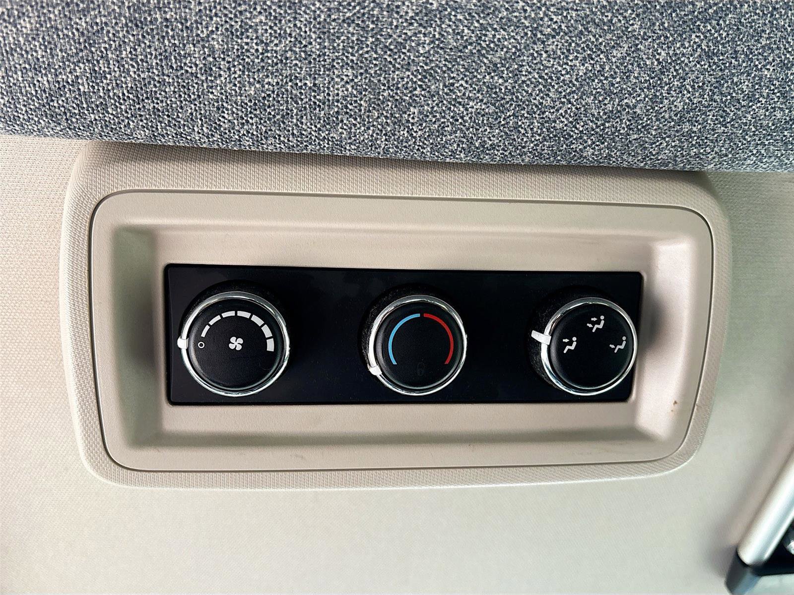 Used 2019 Dodge Grand Caravan SE image 24