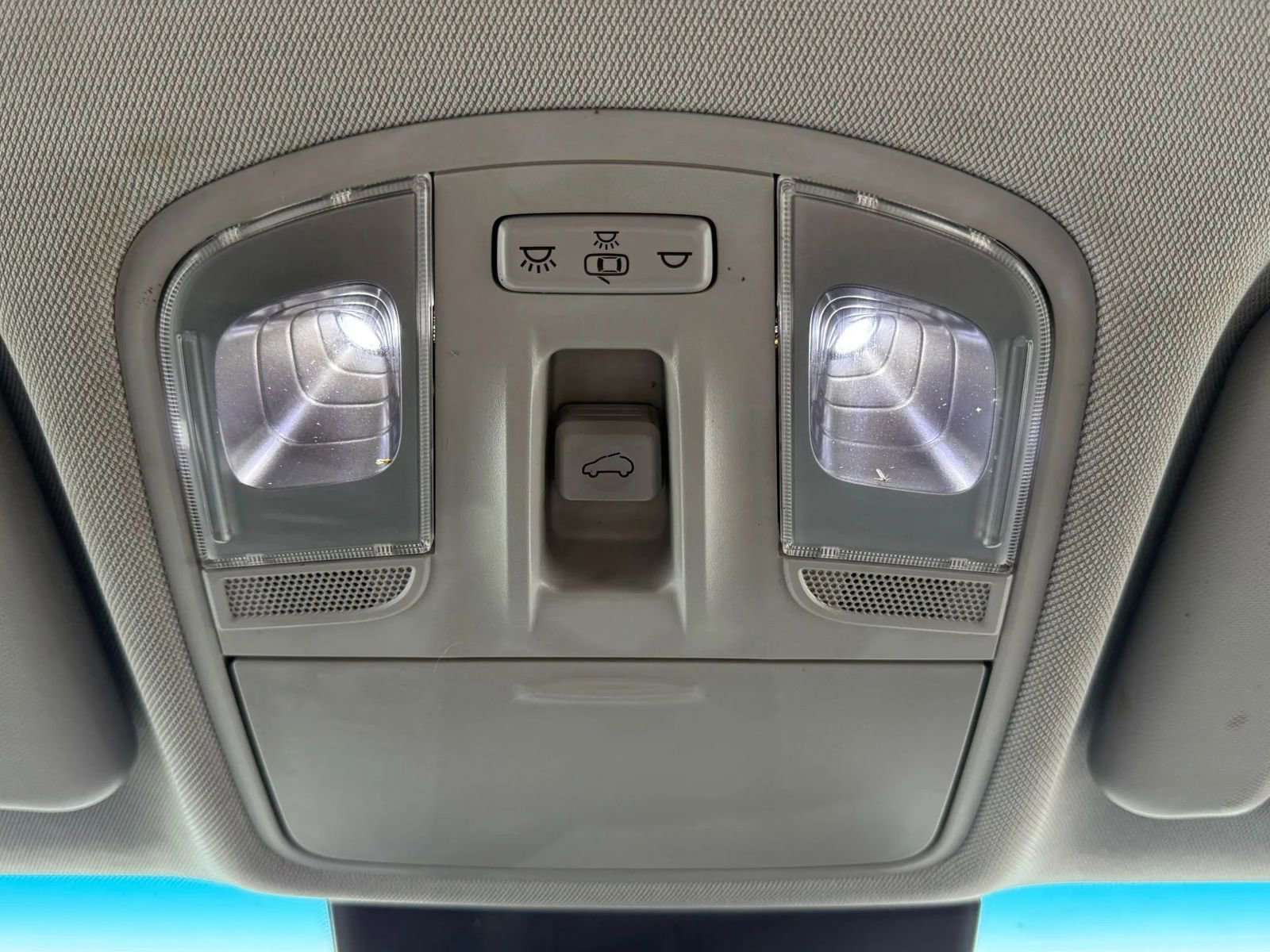 Used 2021 Hyundai Kona Limited w/ Cargo Package image 28