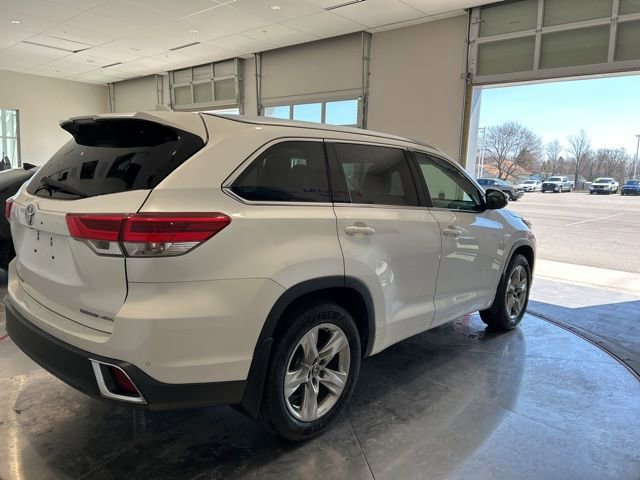 Used 2017 Toyota Highlander Limited image 7