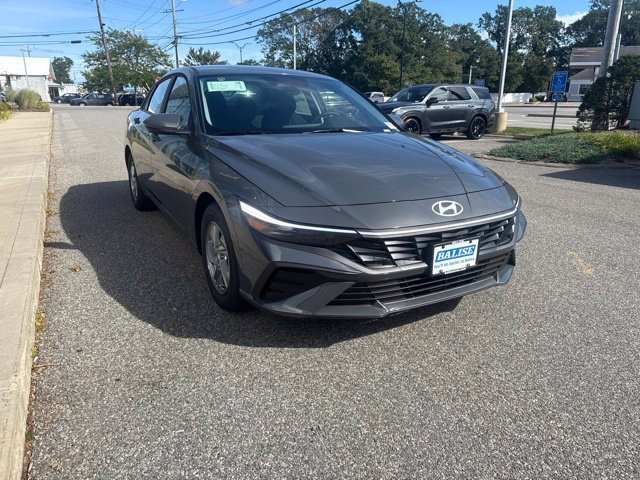 New 2026 Hyundai Elantra SE FWD image 9
