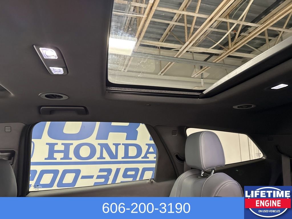 Used 2023 Buick Enclave Essence w/ Experience Buick Package image 16