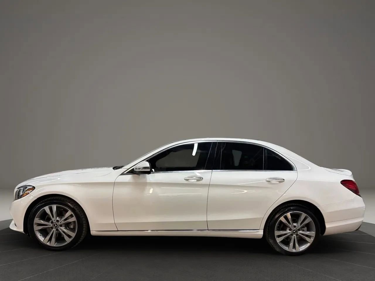 Used 2018 Mercedes-Benz C 300 4MATIC Sedan image 5