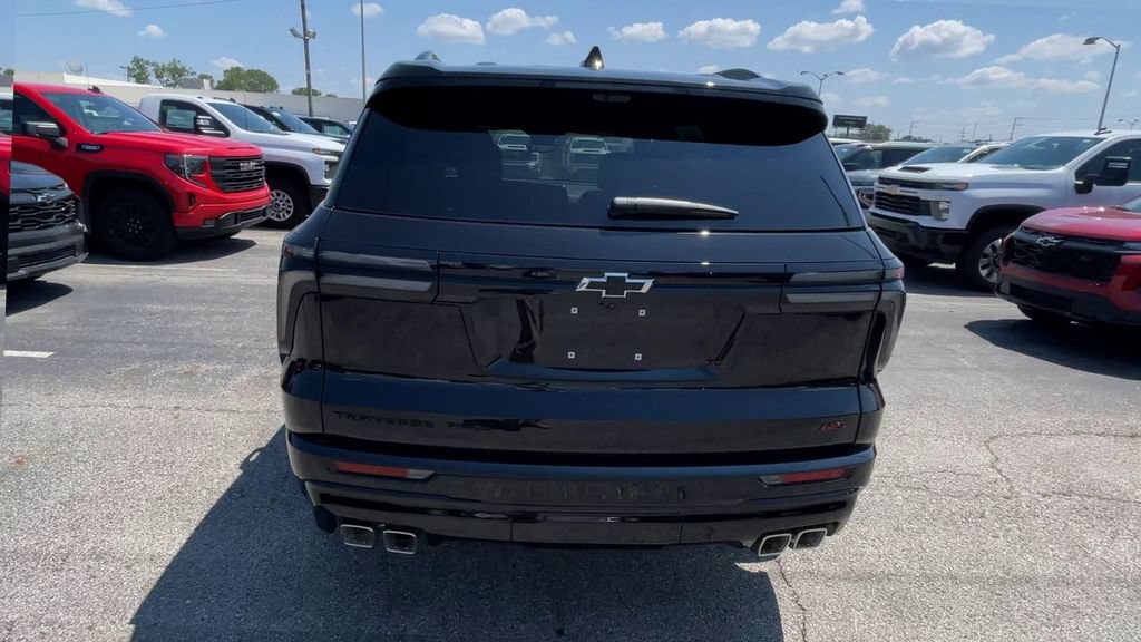 New 2026 Chevrolet Traverse RS w/ LPO, Floor Liner Package AWD/4WD image 9