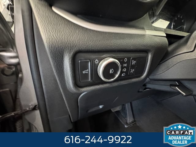 Used 2023 Ford Explorer XLT w/ Equipment Group 202A AWD/4WD image 22