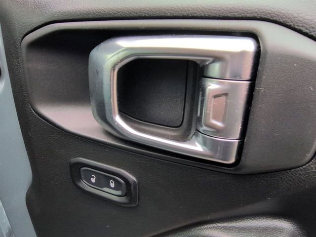 Used 2025 Jeep Wrangler Sport image 26