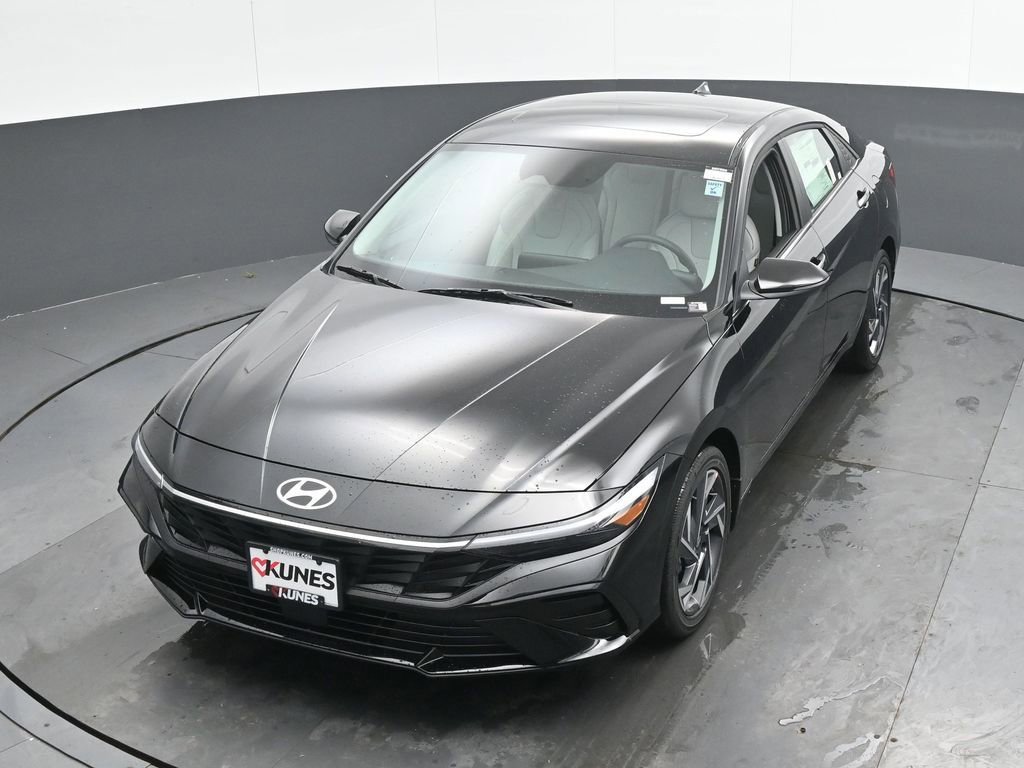 New 2026 Hyundai Elantra Limited FWD image 35