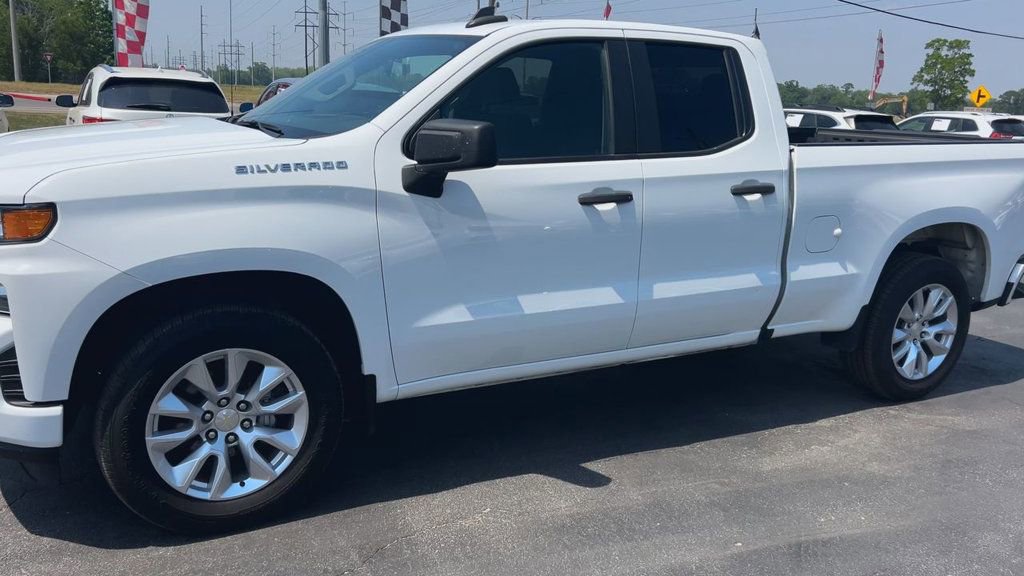 Used 2021 Chevrolet Silverado 1500 Custom RWD image 3